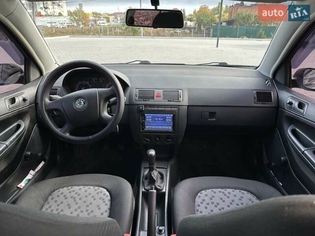 Шкода Фабія 2005 у Кропивницькому (Кіровограді) на Automoto.ua Сірий Шкода Фабія, об'ємом двигуна 1.2 л та пробігом 187 тис. км за 4100 $, фото 15 на Automoto.ua