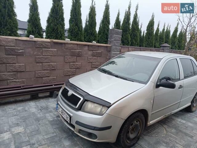 Серый Шкода Фабия, объемом двигателя 1.2 л и пробегом 350 тыс. км за 2500 $, фото 3 на Automoto.ua