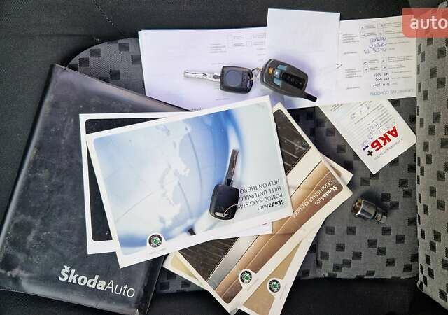 Шкода Фабія 2005 у Кропивницькому (Кіровограді) на Automoto.ua Сірий Шкода Фабія, об'ємом двигуна 1.2 л та пробігом 187 тис. км за 4100 $, фото 2 на Automoto.ua