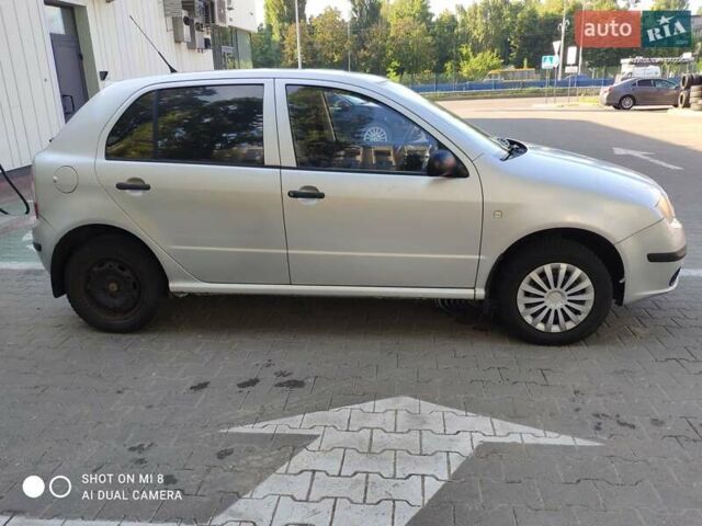 Серый Шкода Фабия, объемом двигателя 1.2 л и пробегом 185 тыс. км за 3500 $, фото 21 на Automoto.ua
