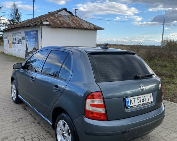 Серый Шкода Фабия, объемом двигателя 1.2 л и пробегом 207 тыс. км за 4000 $, фото 2 на Automoto.ua