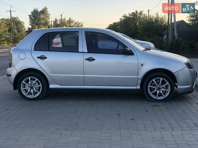 Серый Шкода Фабия, объемом двигателя 1.2 л и пробегом 250 тыс. км за 2500 $, фото 5 на Automoto.ua