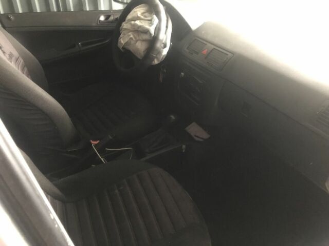 Сірий Шкода Фабія, об'ємом двигуна 1.2 л та пробігом 300 тис. км за 1000 $, фото 6 на Automoto.ua