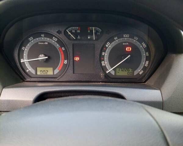 Сірий Шкода Фабія, об'ємом двигуна 1.2 л та пробігом 172 тис. км за 4300 $, фото 2 на Automoto.ua