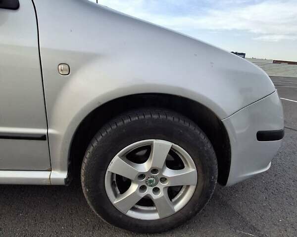 Сірий Шкода Фабія, об'ємом двигуна 1.4 л та пробігом 267 тис. км за 3700 $, фото 5 на Automoto.ua