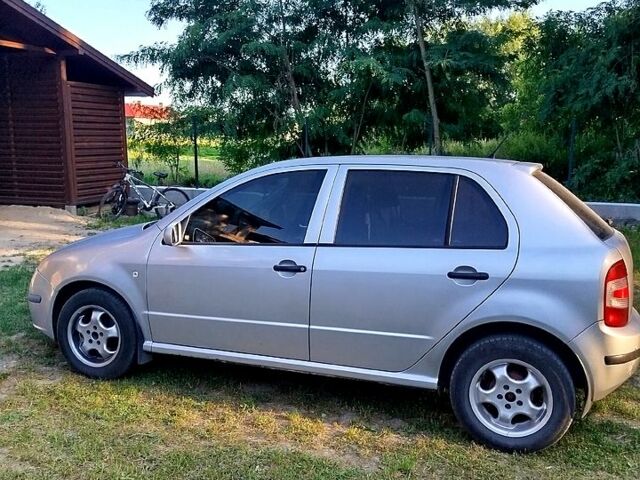 Серый Шкода Фабия, объемом двигателя 1.4 л и пробегом 343 тыс. км за 4000 $, фото 3 на Automoto.ua