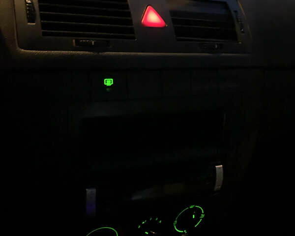 Серый Шкода Фабия, объемом двигателя 1.2 л и пробегом 258 тыс. км за 2900 $, фото 8 на Automoto.ua