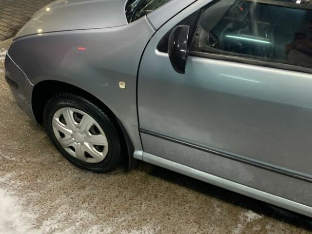 Серый Шкода Фабия, объемом двигателя 1.2 л и пробегом 257 тыс. км за 2950 $, фото 5 на Automoto.ua