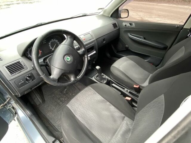 Сірий Шкода Фабія, об'ємом двигуна 1.2 л та пробігом 150 тис. км за 3300 $, фото 4 на Automoto.ua