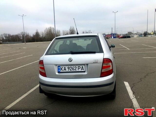 Серый Шкода Фабия, объемом двигателя 1.2 л и пробегом 260 тыс. км за 3200 $, фото 3 на Automoto.ua