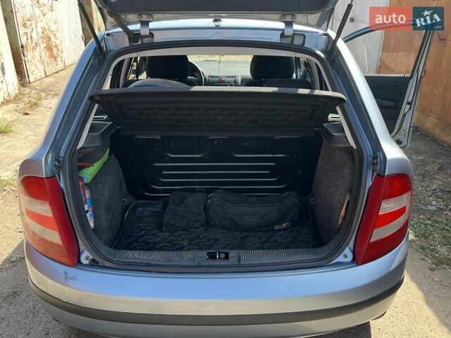 Сірий Шкода Фабія, об'ємом двигуна 1.2 л та пробігом 288 тис. км за 3300 $, фото 9 на Automoto.ua