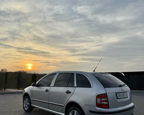 Сірий Шкода Фабія, об'ємом двигуна 1.39 л та пробігом 201 тис. км за 4200 $, фото 2 на Automoto.ua