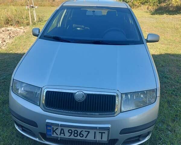 Серый Шкода Фабия, объемом двигателя 1.2 л и пробегом 280 тыс. км за 3600 $, фото 20 на Automoto.ua