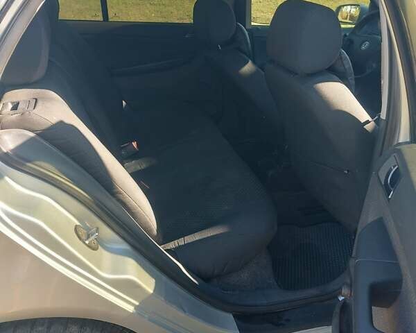 Серый Шкода Фабия, объемом двигателя 1.2 л и пробегом 280 тыс. км за 3600 $, фото 10 на Automoto.ua