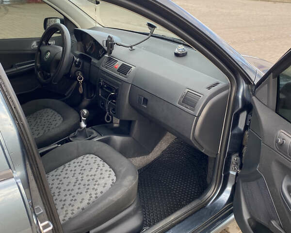 Серый Шкода Фабия, объемом двигателя 1.2 л и пробегом 207 тыс. км за 4000 $, фото 14 на Automoto.ua