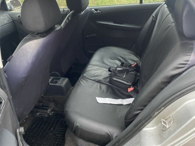 Серый Шкода Фабия, объемом двигателя 1.9 л и пробегом 380 тыс. км за 1450 $, фото 5 на Automoto.ua