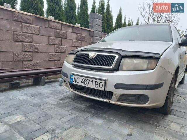 Серый Шкода Фабия, объемом двигателя 1.2 л и пробегом 350 тыс. км за 2500 $, фото 5 на Automoto.ua