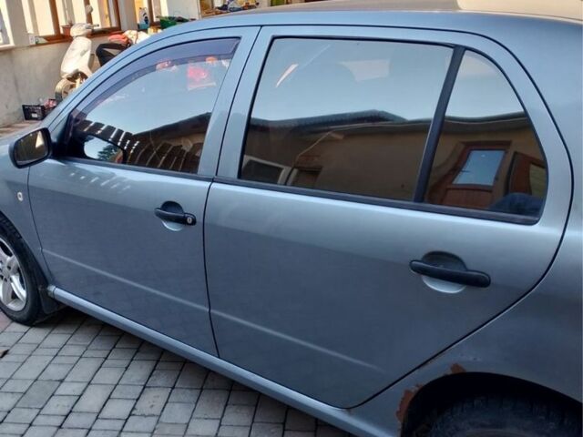 Сірий Шкода Фабія, об'ємом двигуна 1.2 л та пробігом 293 тис. км за 2300 $, фото 4 на Automoto.ua