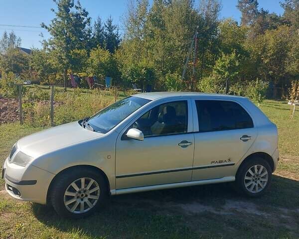 Серый Шкода Фабия, объемом двигателя 1.2 л и пробегом 280 тыс. км за 3600 $, фото 31 на Automoto.ua