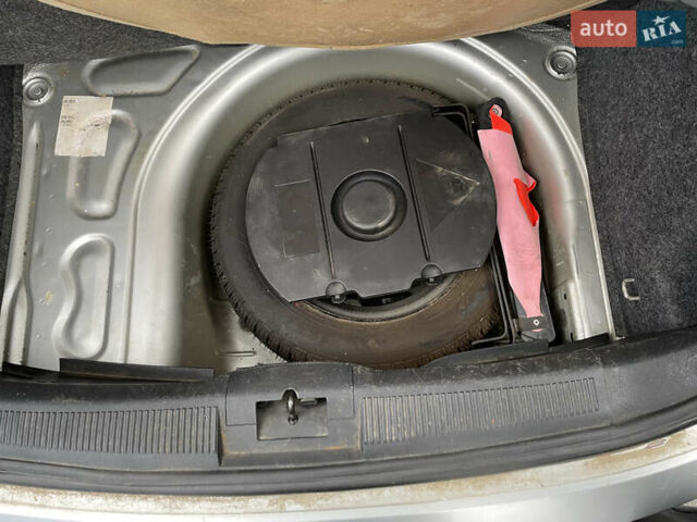 Серый Шкода Фабия, объемом двигателя 1.2 л и пробегом 89 тыс. км за 4700 $, фото 11 на Automoto.ua