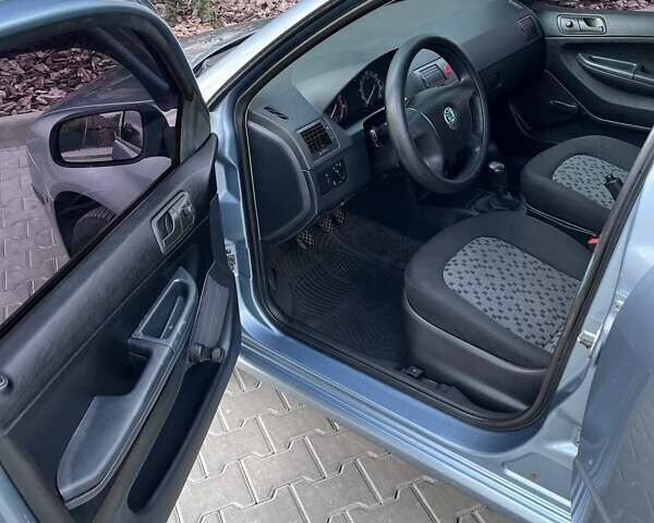 Сірий Шкода Фабія, об'ємом двигуна 1.2 л та пробігом 187 тис. км за 4300 $, фото 7 на Automoto.ua
