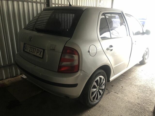 Сірий Шкода Фабія, об'ємом двигуна 1.2 л та пробігом 300 тис. км за 1000 $, фото 2 на Automoto.ua