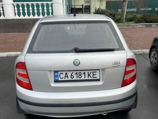 Сірий Шкода Фабія, об'ємом двигуна 1.2 л та пробігом 285 тис. км за 3900 $, фото 3 на Automoto.ua