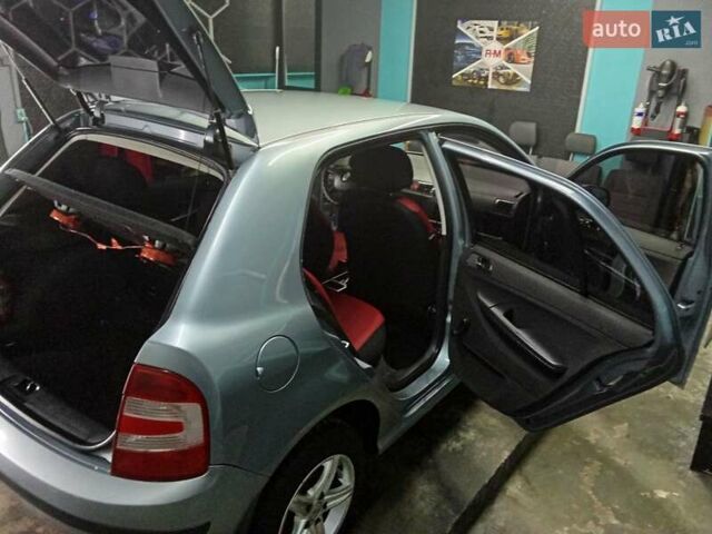 Серый Шкода Фабия, объемом двигателя 1.2 л и пробегом 290 тыс. км за 2999 $, фото 35 на Automoto.ua