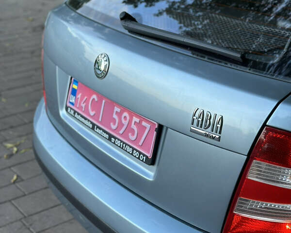 Сірий Шкода Фабія, об'ємом двигуна 1.39 л та пробігом 197 тис. км за 3950 $, фото 53 на Automoto.ua