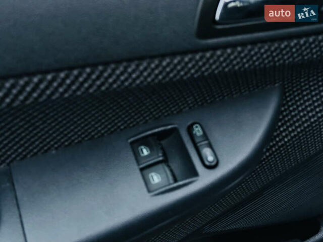 Серый Шкода Фабия, объемом двигателя 1.39 л и пробегом 178 тыс. км за 5600 $, фото 24 на Automoto.ua