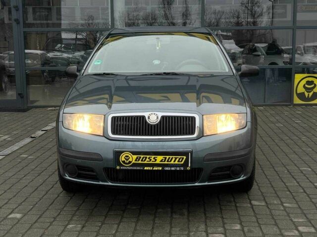 Серый Шкода Фабия, объемом двигателя 1.2 л и пробегом 208 тыс. км за 4000 $, фото 1 на Automoto.ua