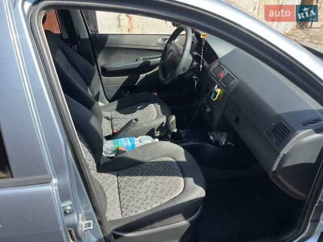 Сірий Шкода Фабія, об'ємом двигуна 1.2 л та пробігом 288 тис. км за 3300 $, фото 12 на Automoto.ua