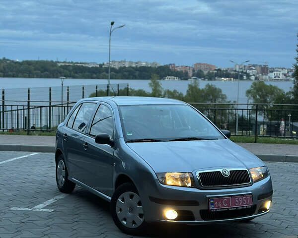 Сірий Шкода Фабія, об'ємом двигуна 1.39 л та пробігом 197 тис. км за 3950 $, фото 4 на Automoto.ua