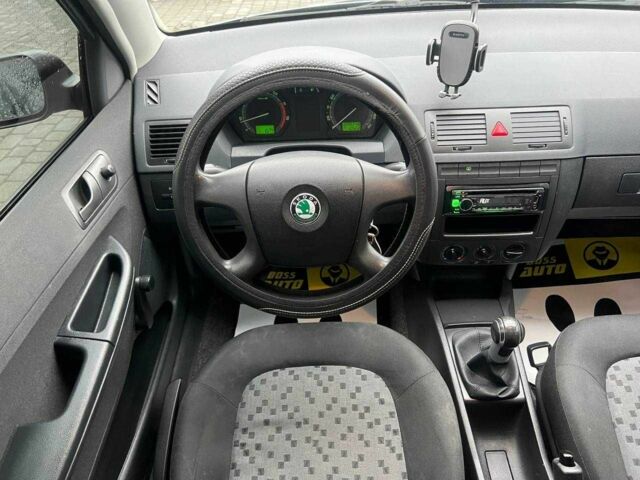 Серый Шкода Фабия, объемом двигателя 1.2 л и пробегом 208 тыс. км за 4000 $, фото 9 на Automoto.ua