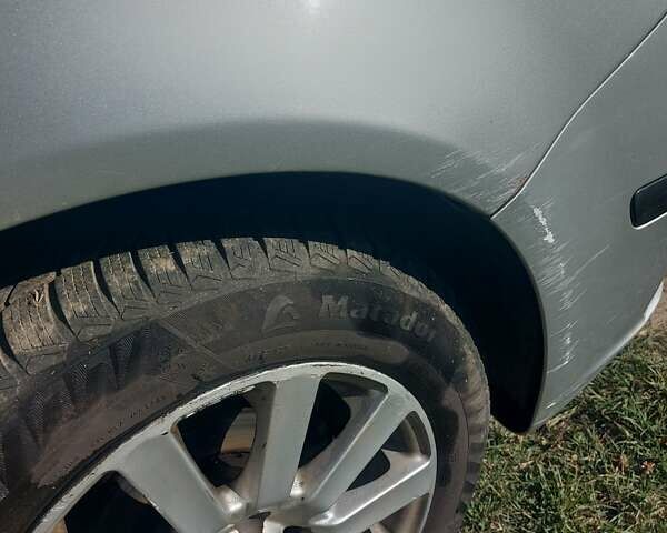 Серый Шкода Фабия, объемом двигателя 1.2 л и пробегом 280 тыс. км за 3600 $, фото 30 на Automoto.ua