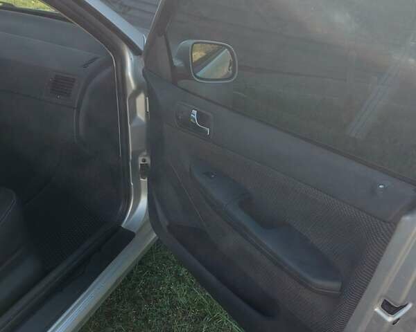 Серый Шкода Фабия, объемом двигателя 1.2 л и пробегом 280 тыс. км за 3600 $, фото 12 на Automoto.ua