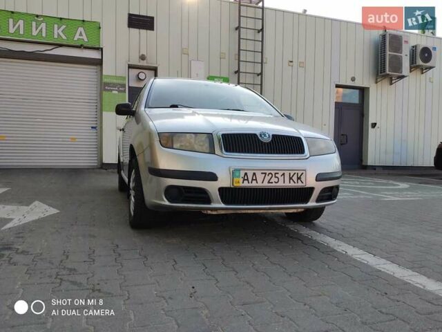 Серый Шкода Фабия, объемом двигателя 1.2 л и пробегом 185 тыс. км за 3500 $, фото 22 на Automoto.ua