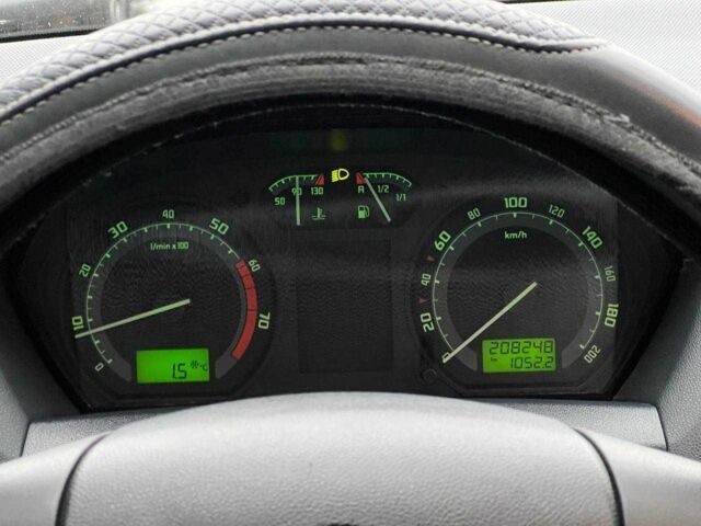 Серый Шкода Фабия, объемом двигателя 1.2 л и пробегом 208 тыс. км за 4000 $, фото 11 на Automoto.ua