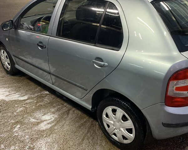 Сірий Шкода Фабія, об'ємом двигуна 1.2 л та пробігом 260 тис. км за 2700 $, фото 4 на Automoto.ua