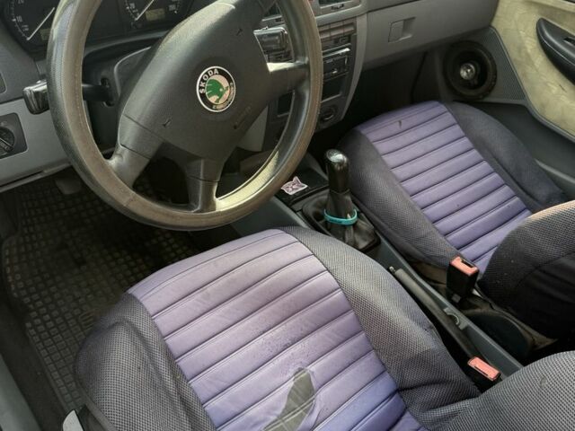 Сірий Шкода Фабія, об'ємом двигуна 1.4 л та пробігом 152 тис. км за 1500 $, фото 4 на Automoto.ua