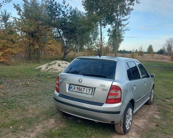 Серый Шкода Фабия, объемом двигателя 1.2 л и пробегом 280 тыс. км за 3600 $, фото 3 на Automoto.ua