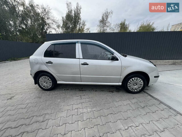Сірий Шкода Фабія, об'ємом двигуна 1.2 л та пробігом 253 тис. км за 4100 $, фото 3 на Automoto.ua