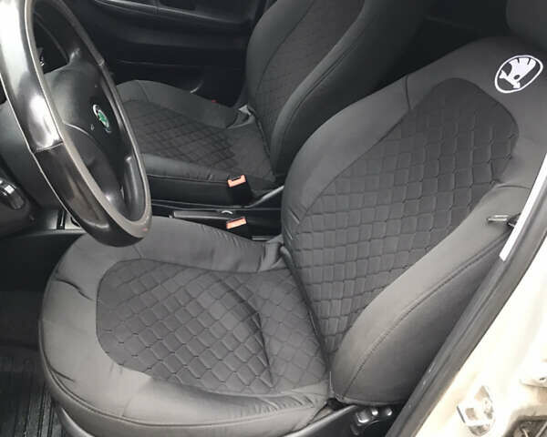 Серый Шкода Фабия, объемом двигателя 1.2 л и пробегом 259 тыс. км за 3400 $, фото 6 на Automoto.ua