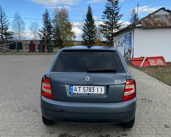 Серый Шкода Фабия, объемом двигателя 1.2 л и пробегом 207 тыс. км за 4000 $, фото 3 на Automoto.ua