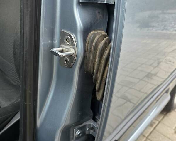 Серый Шкода Фабия, объемом двигателя 1.4 л и пробегом 232 тыс. км за 4500 $, фото 27 на Automoto.ua