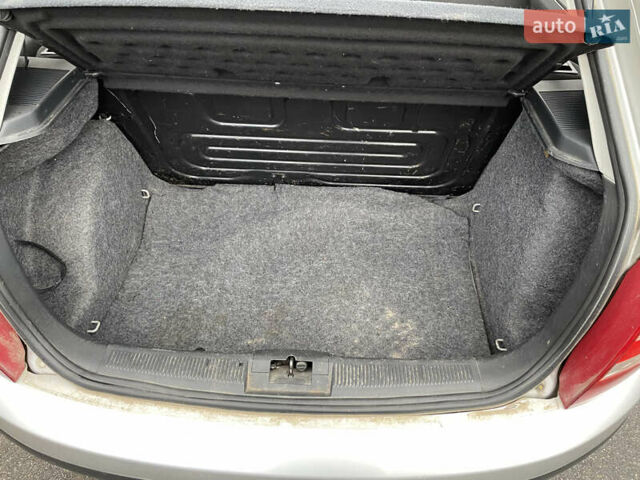 Серый Шкода Фабия, объемом двигателя 1.2 л и пробегом 89 тыс. км за 4700 $, фото 12 на Automoto.ua