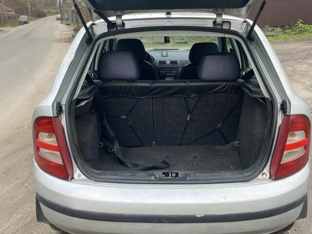 Серый Шкода Фабия, объемом двигателя 1.9 л и пробегом 380 тыс. км за 1450 $, фото 4 на Automoto.ua