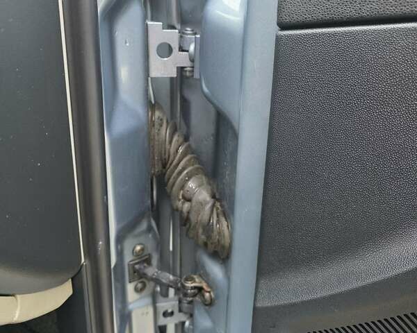 Серый Шкода Фабия, объемом двигателя 1.4 л и пробегом 232 тыс. км за 4500 $, фото 30 на Automoto.ua