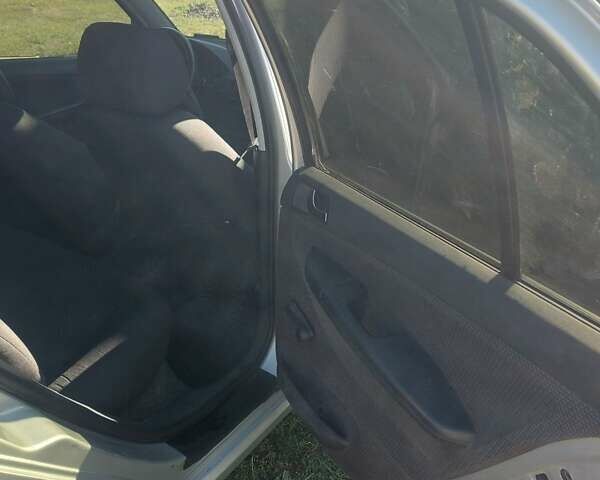 Серый Шкода Фабия, объемом двигателя 1.2 л и пробегом 280 тыс. км за 3600 $, фото 11 на Automoto.ua