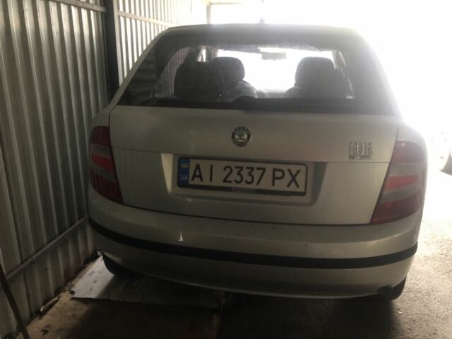 Сірий Шкода Фабія, об'ємом двигуна 1.2 л та пробігом 300 тис. км за 1000 $, фото 1 на Automoto.ua